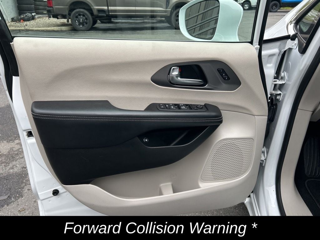 2022 Chrysler Pacifica Hybrid Touring L