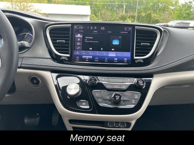 2022 Chrysler Pacifica Hybrid Touring L