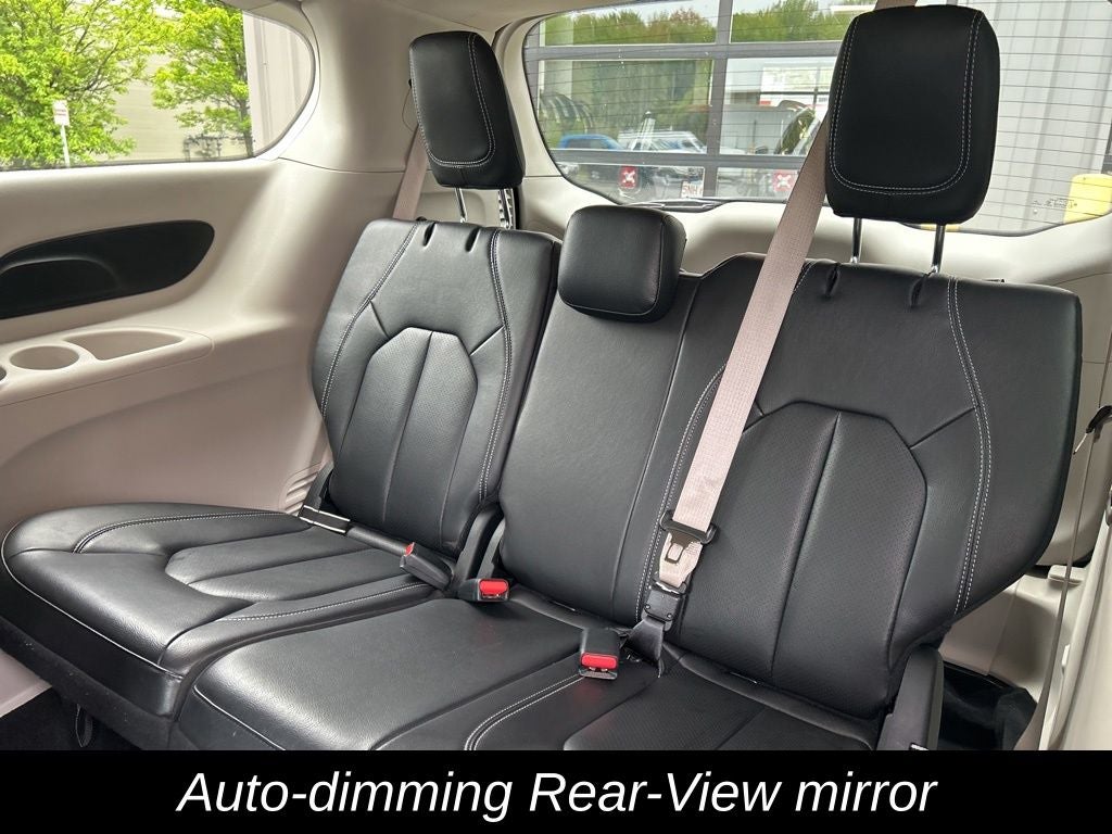 2022 Chrysler Pacifica Hybrid Touring L