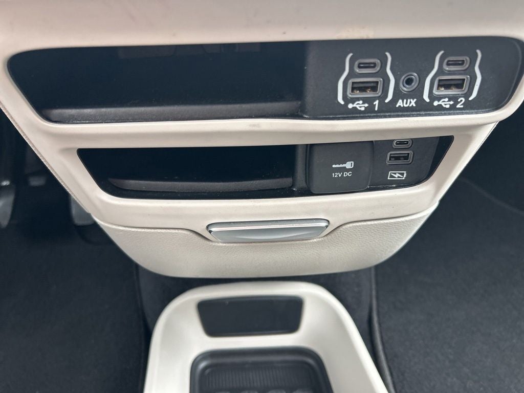 2022 Chrysler Pacifica Hybrid Touring L