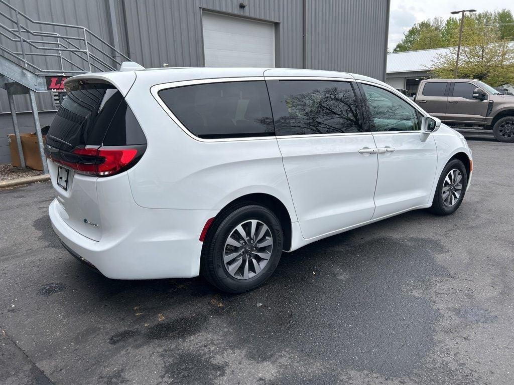 2022 Chrysler Pacifica Hybrid Touring L