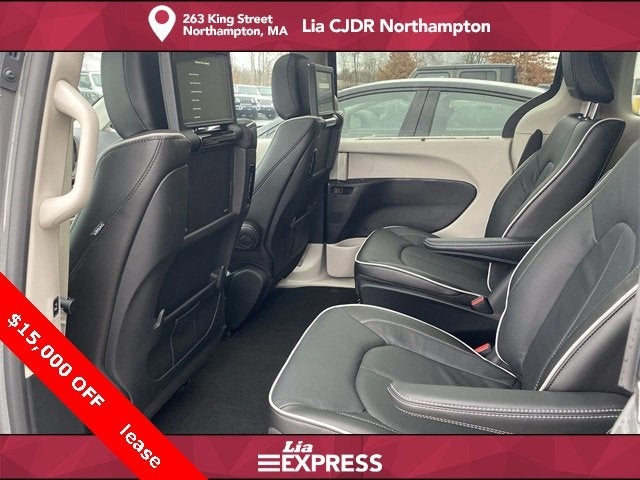 Just added factory 8th seat to a 7 seater | 2017+ Chrysler Pacifica Minivan  Forums