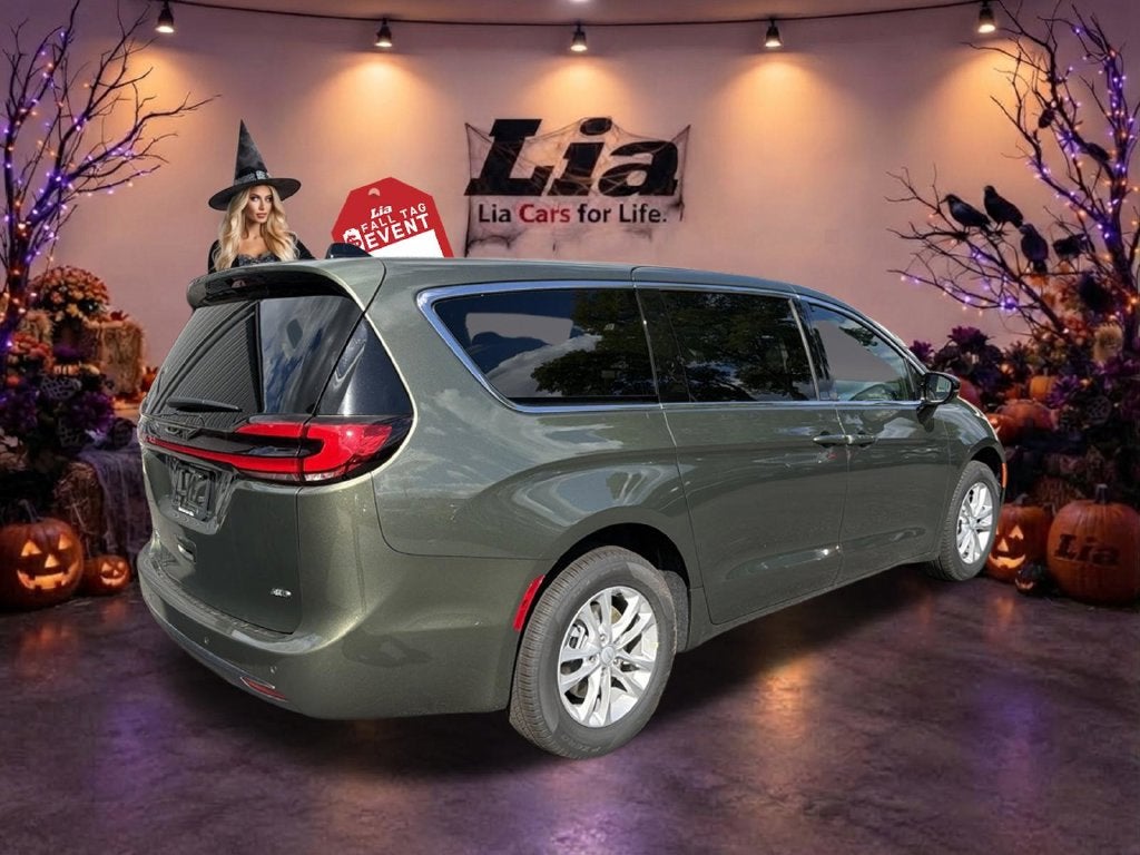 2027 Chrysler Pacifica Select
