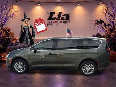 2027 Chrysler Pacifica Select