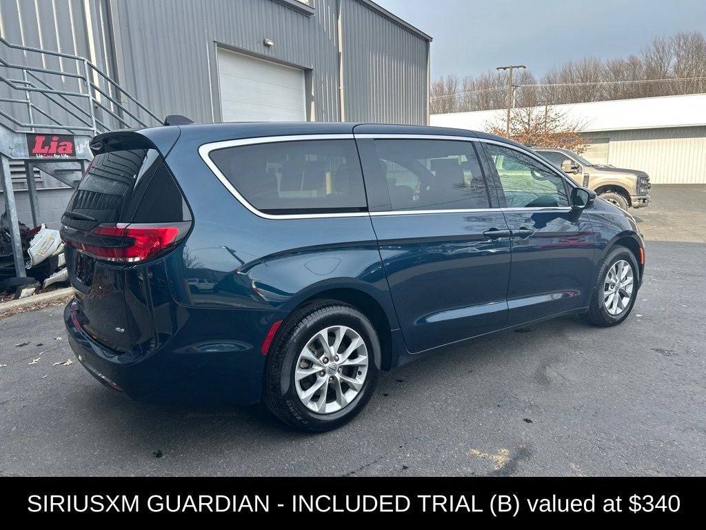 2025 Chrysler Pacifica Select