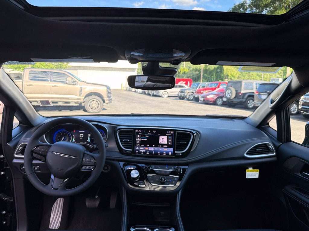 2027 Chrysler Pacifica Limited
