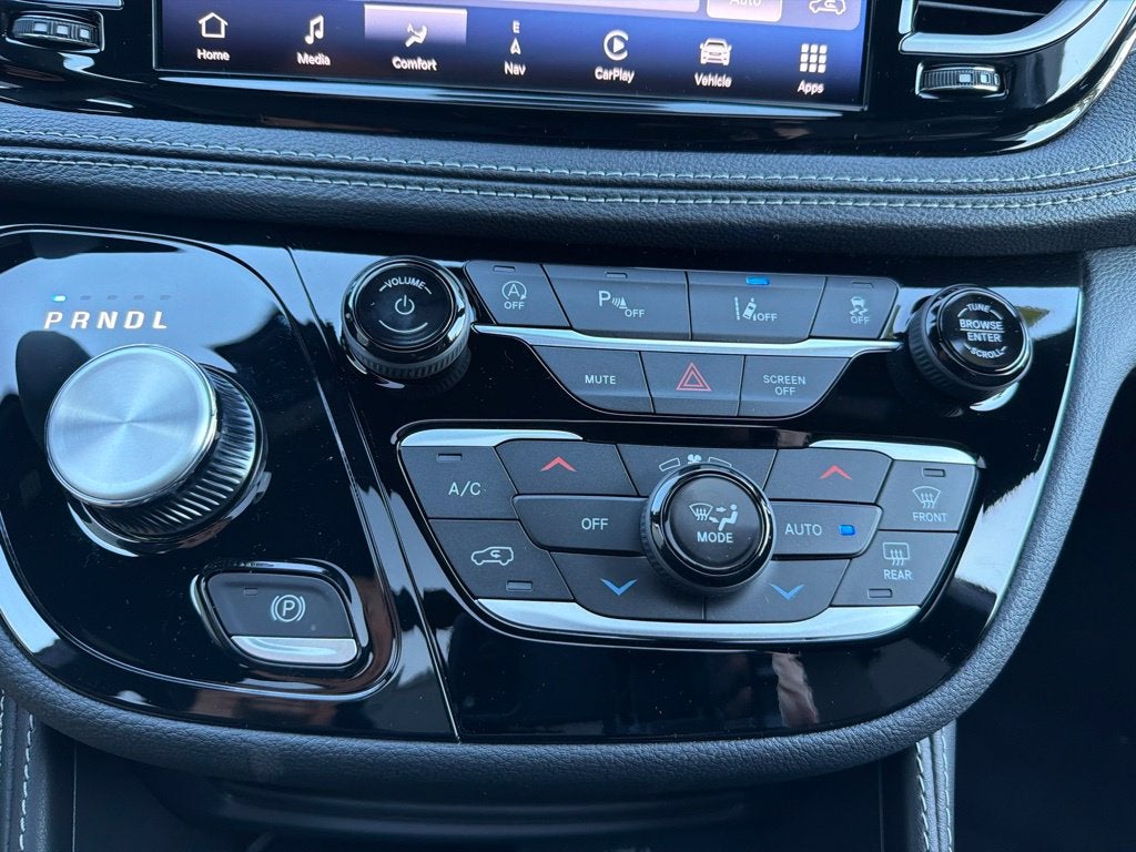 2027 Chrysler Pacifica Limited