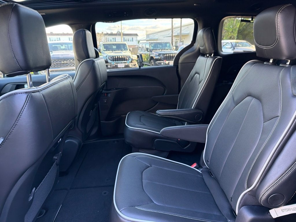 2027 Chrysler Pacifica Limited