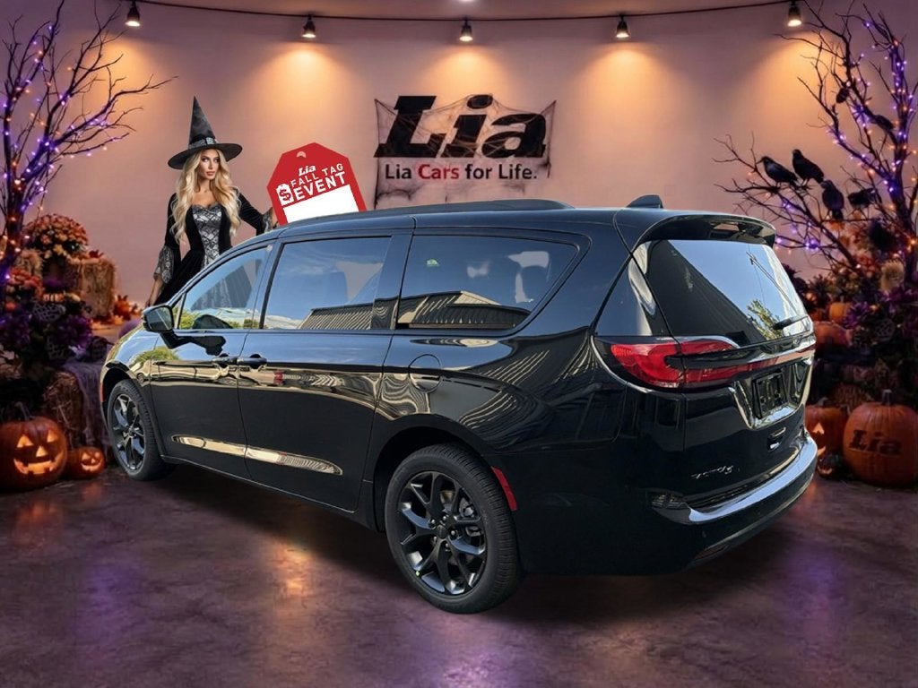 2027 Chrysler Pacifica Limited