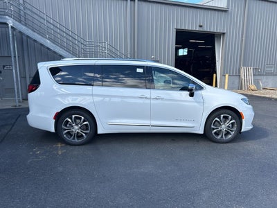 2026 Chrysler Pacifica Pinnacle