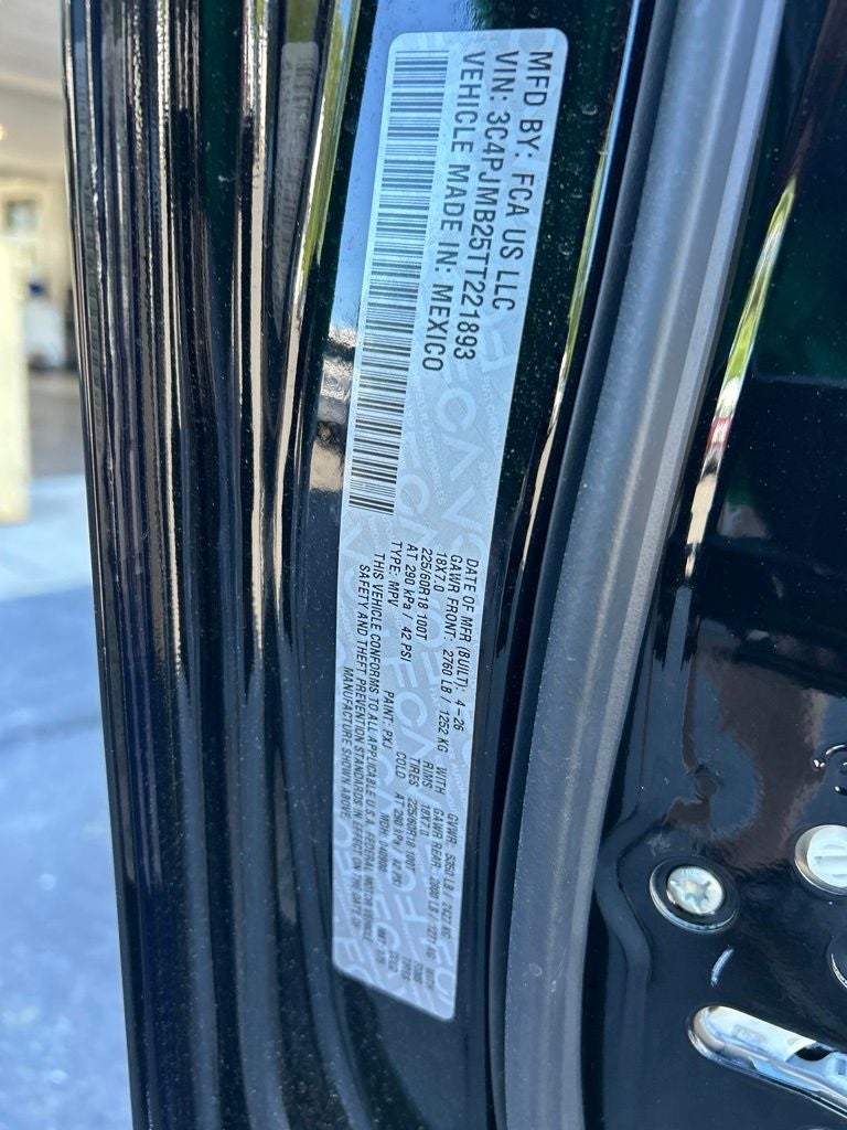 2026 Jeep Cherokee Laredo