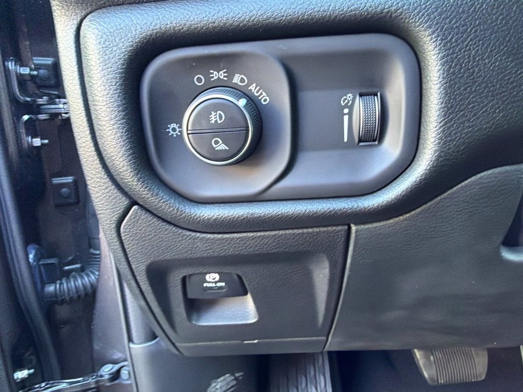 2027 RAM 1500 Express