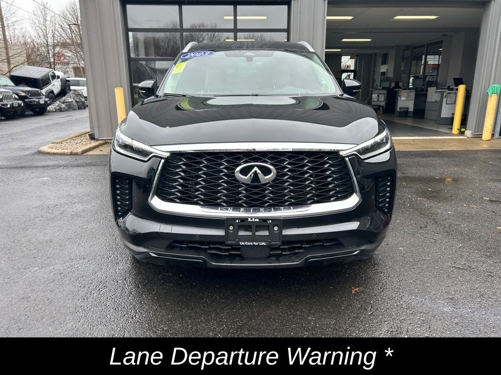 2023 INFINITI QX60 LUXE