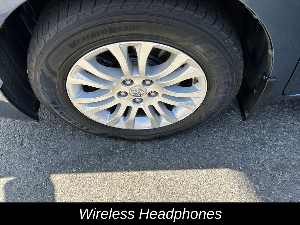 2017 Toyota Sienna XLE Premium 8 Passenger