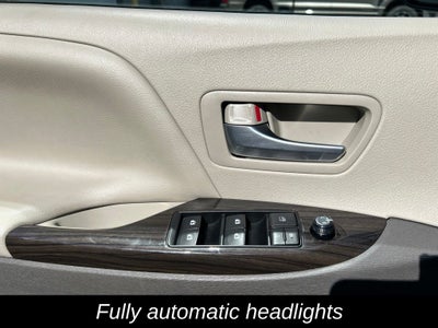 2017 Toyota Sienna XLE Premium 8 Passenger