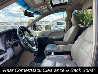 2017 Toyota Sienna XLE Premium 8 Passenger