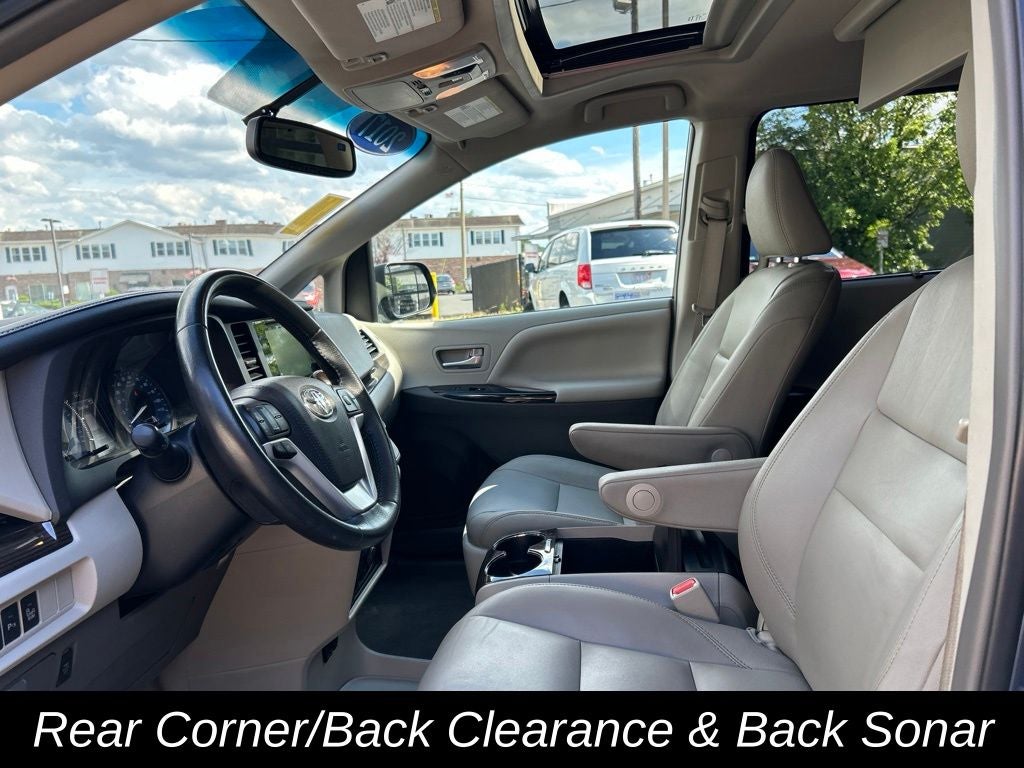 2017 Toyota Sienna XLE Premium 8 Passenger