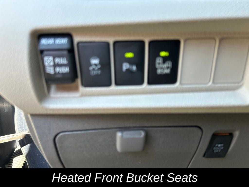 2017 Toyota Sienna XLE Premium 8 Passenger
