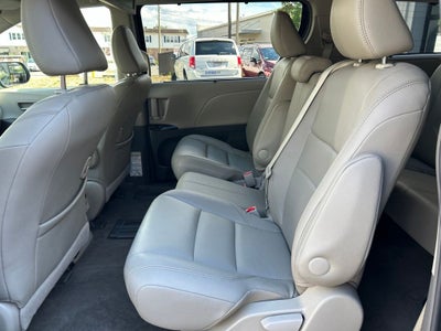 2017 Toyota Sienna XLE Premium 8 Passenger