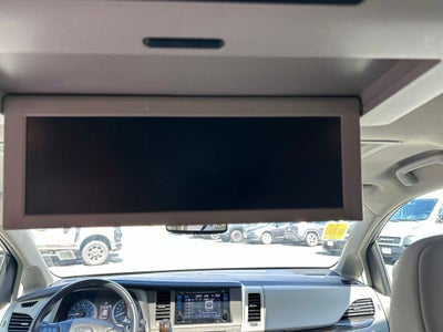 2017 Toyota Sienna XLE Premium 8 Passenger
