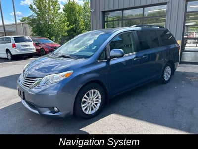 2017 Toyota Sienna XLE Premium 8 Passenger