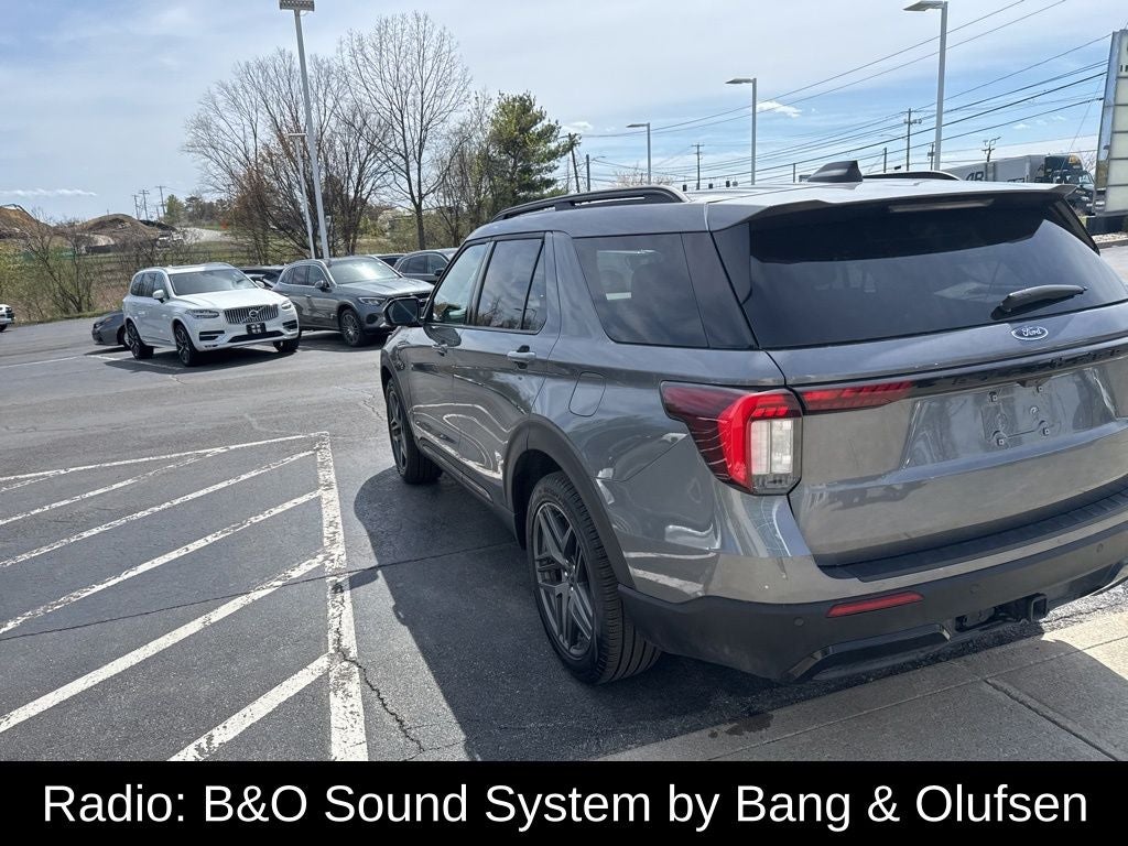 2025 Ford Explorer ST-Line