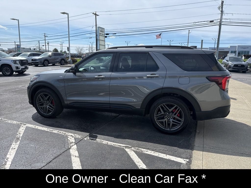 2025 Ford Explorer ST-Line