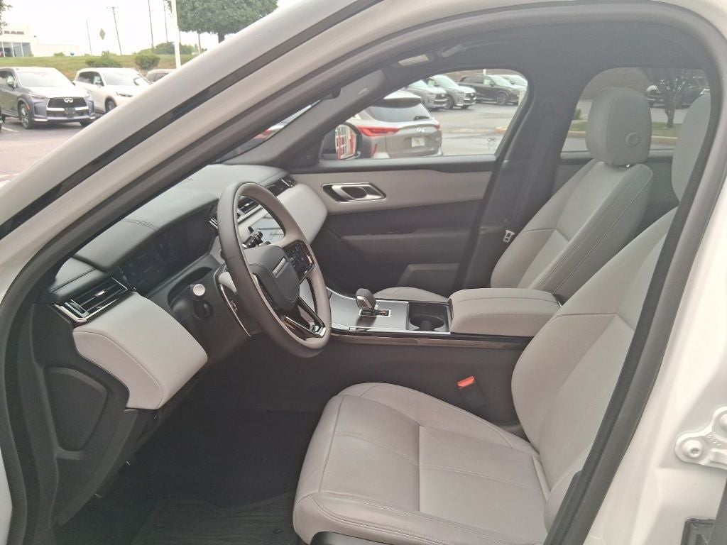 2026 Land Rover Range Rover Velar Dynamic SE