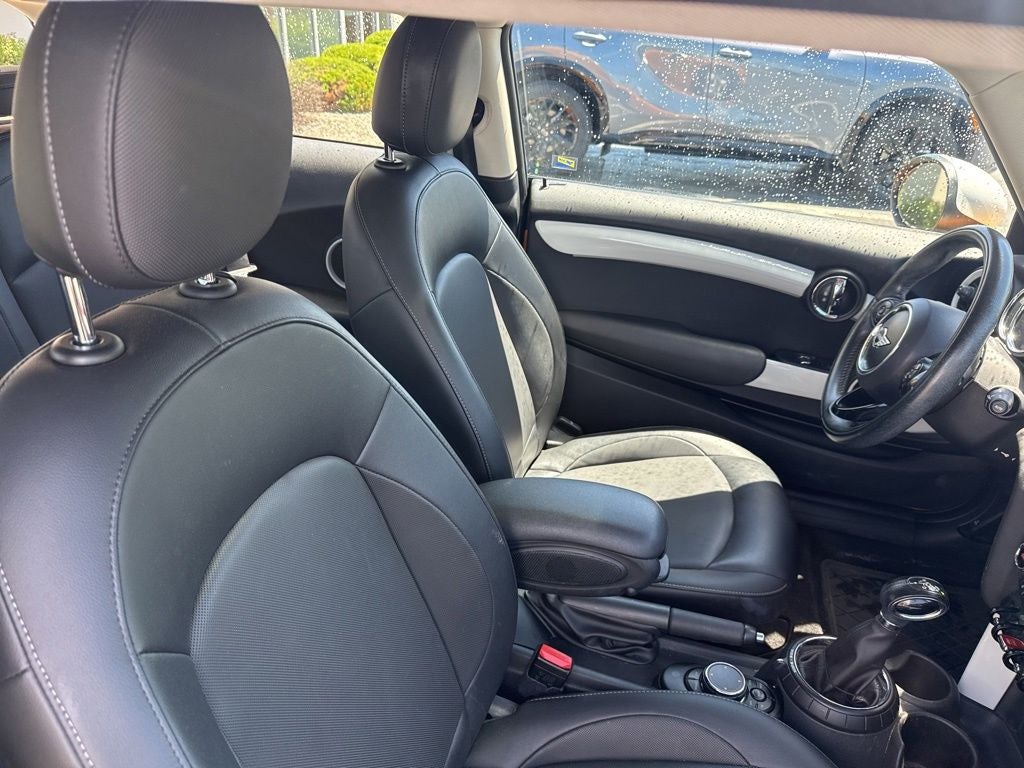 2016 MINI Cooper Base