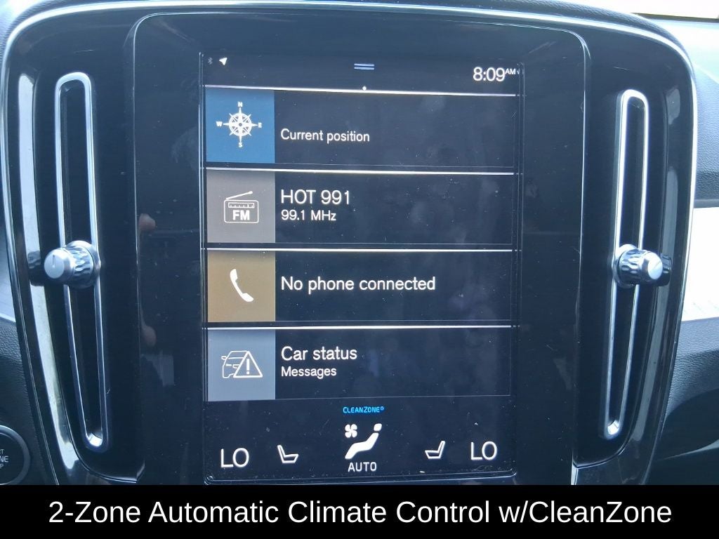2021 Volvo XC40 Momentum