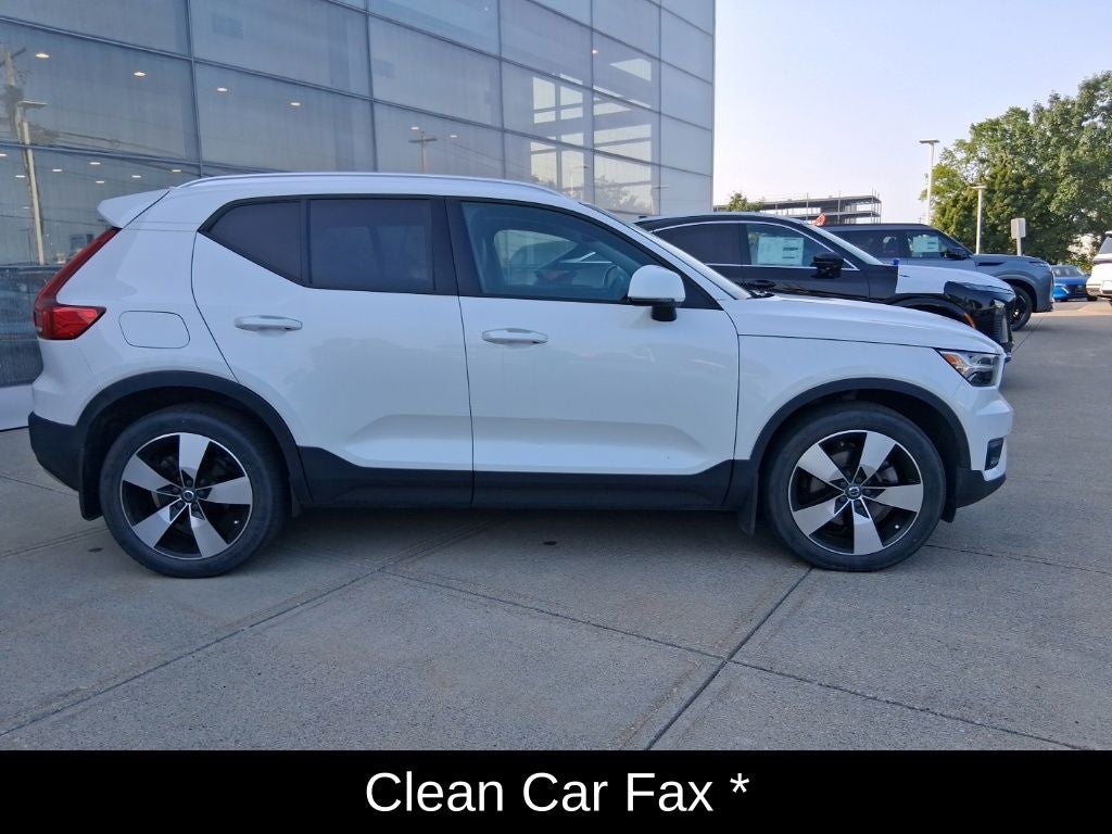 2021 Volvo XC40 Momentum