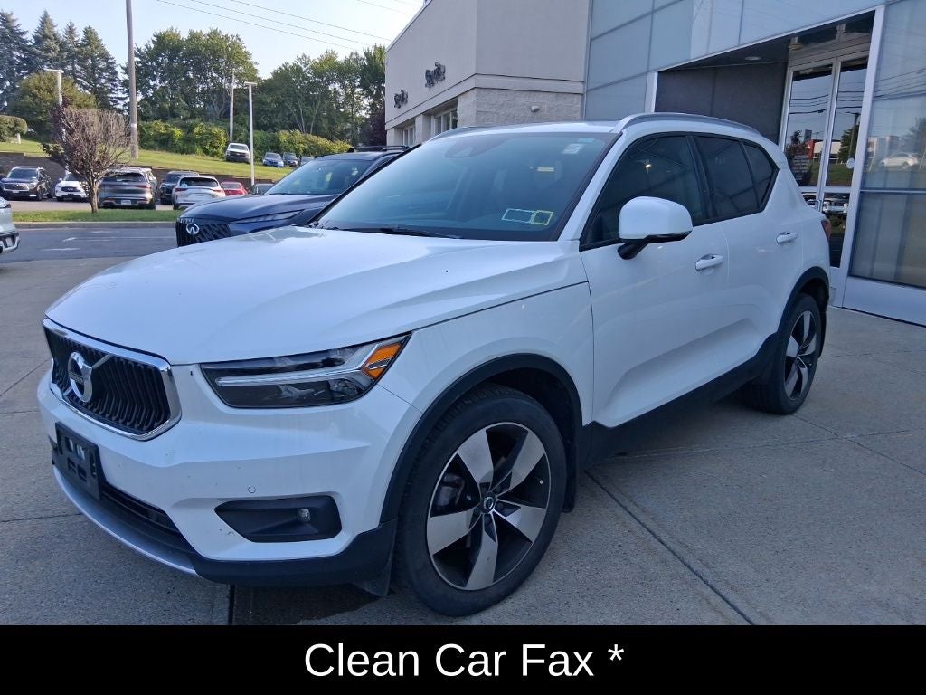 2021 Volvo XC40 Momentum
