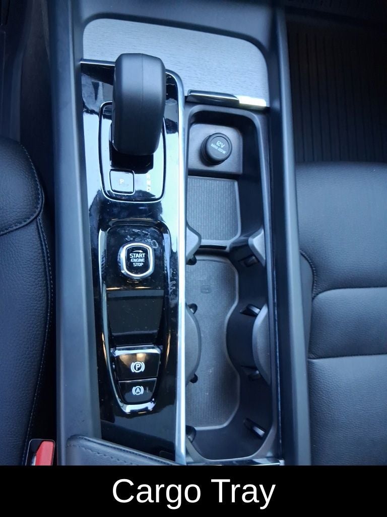 2025 Volvo XC60 Plug-In Hybrid T8 Plus