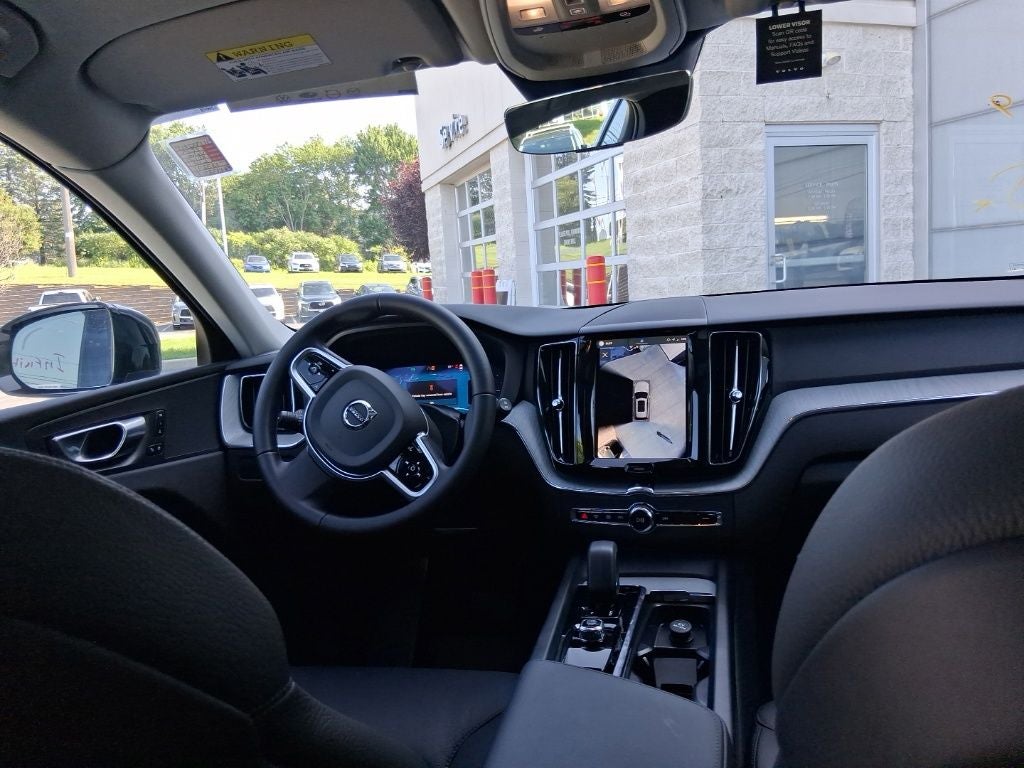 2025 Volvo XC60 Plug-In Hybrid T8 Plus
