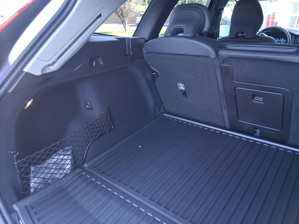 2025 Volvo XC60 Plug-In Hybrid T8 Plus