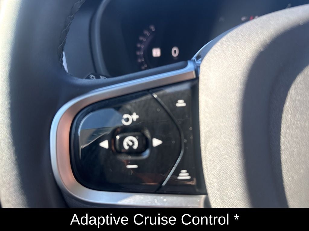 2025 Volvo XC90 B5 Plus