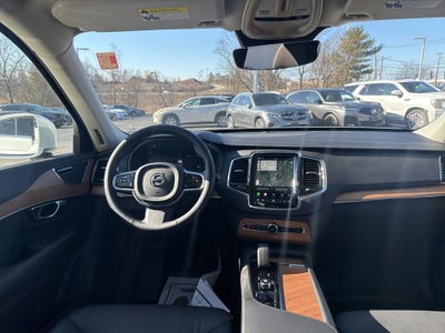 2025 Volvo XC90 B5 Plus