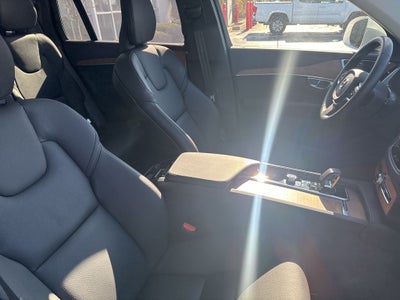2025 Volvo XC90 B5 Plus