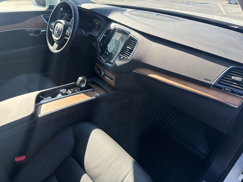 2025 Volvo XC90 B5 Plus