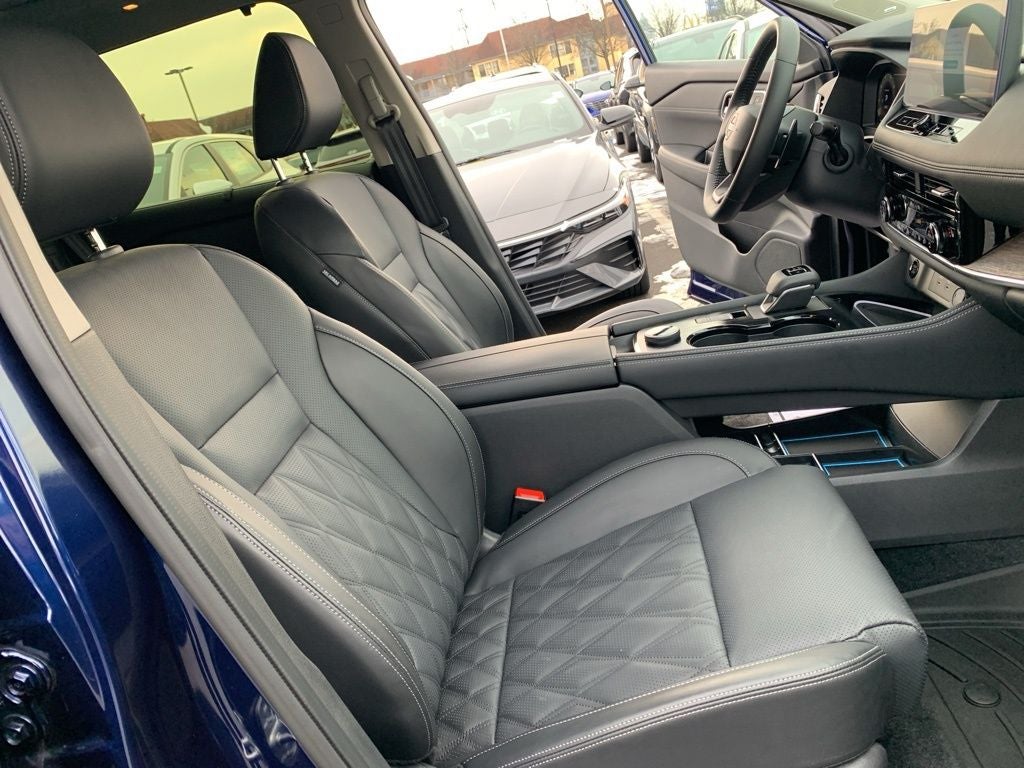 2025 Nissan Rogue Platinum