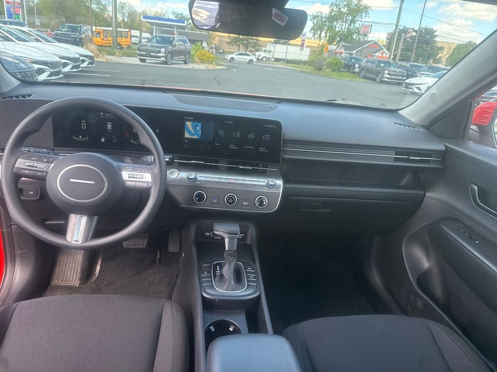 2025 Hyundai Kona SE