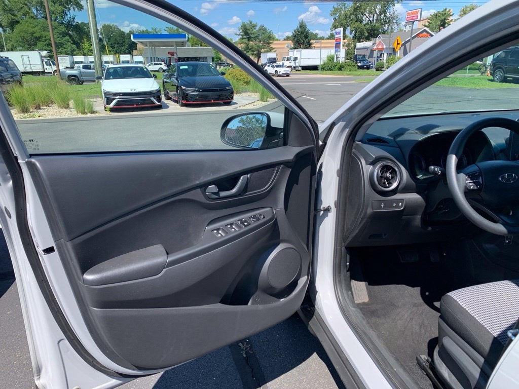 2023 Hyundai Kona SE
