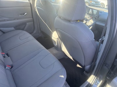 2024 Hyundai Elantra SE