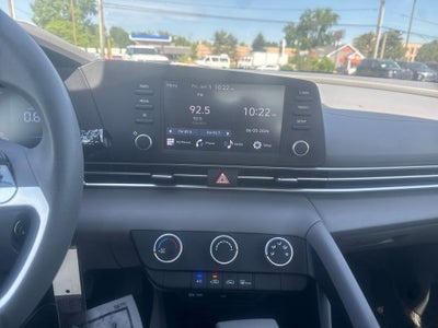 2025 Hyundai Elantra SE