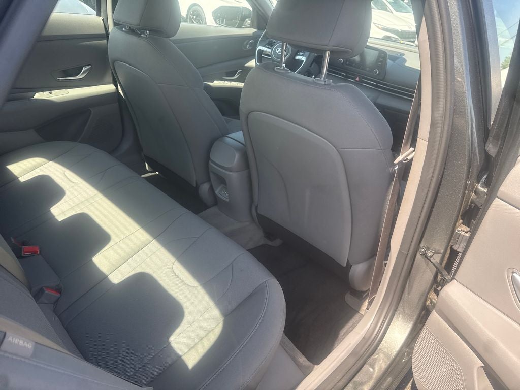 2025 Hyundai Elantra SE