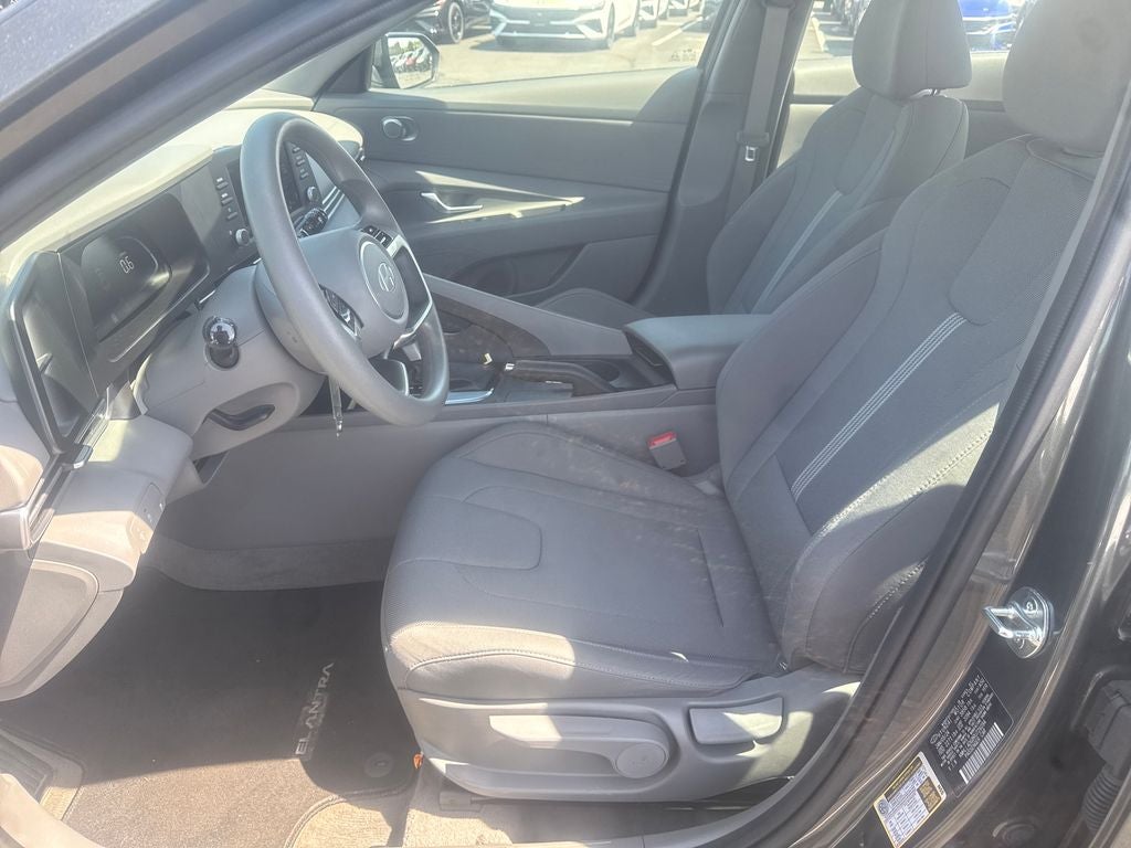 2024 Hyundai Elantra SE