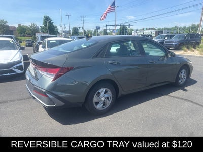 2024 Hyundai Elantra SE