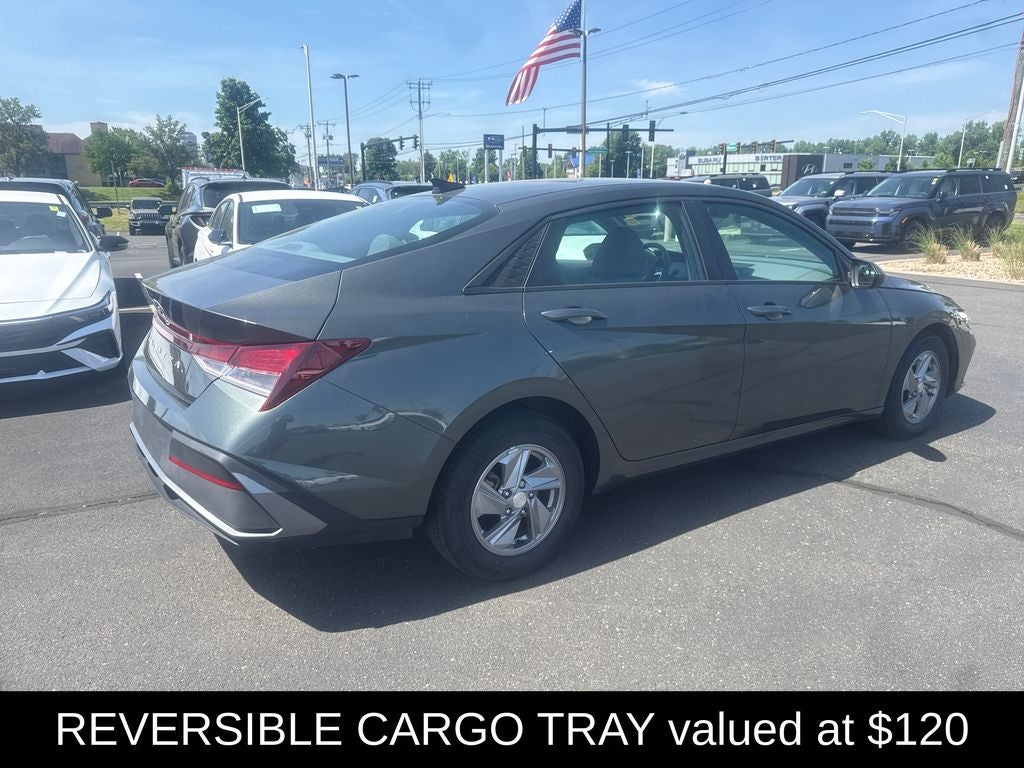 2024 Hyundai Elantra SE