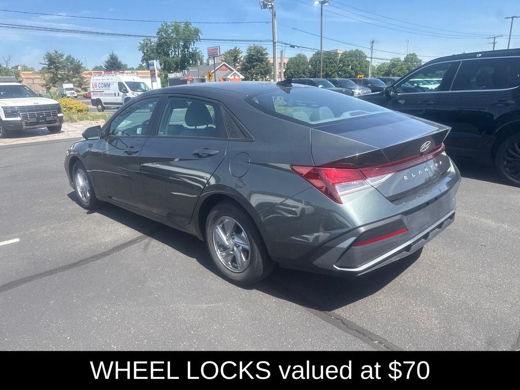 2024 Hyundai Elantra SE