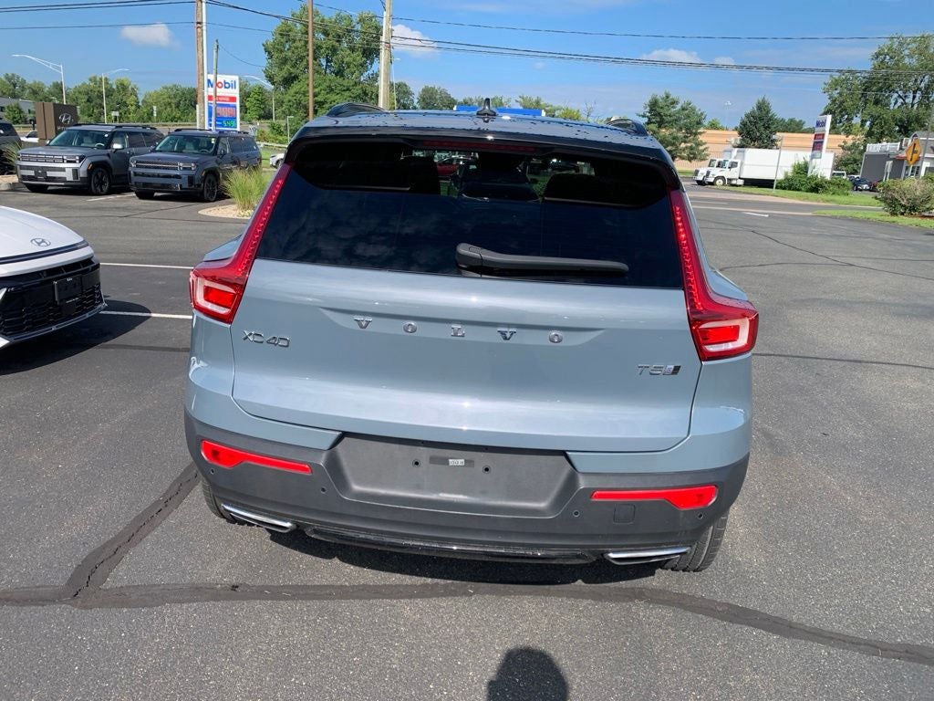 2020 Volvo XC40 R-Design